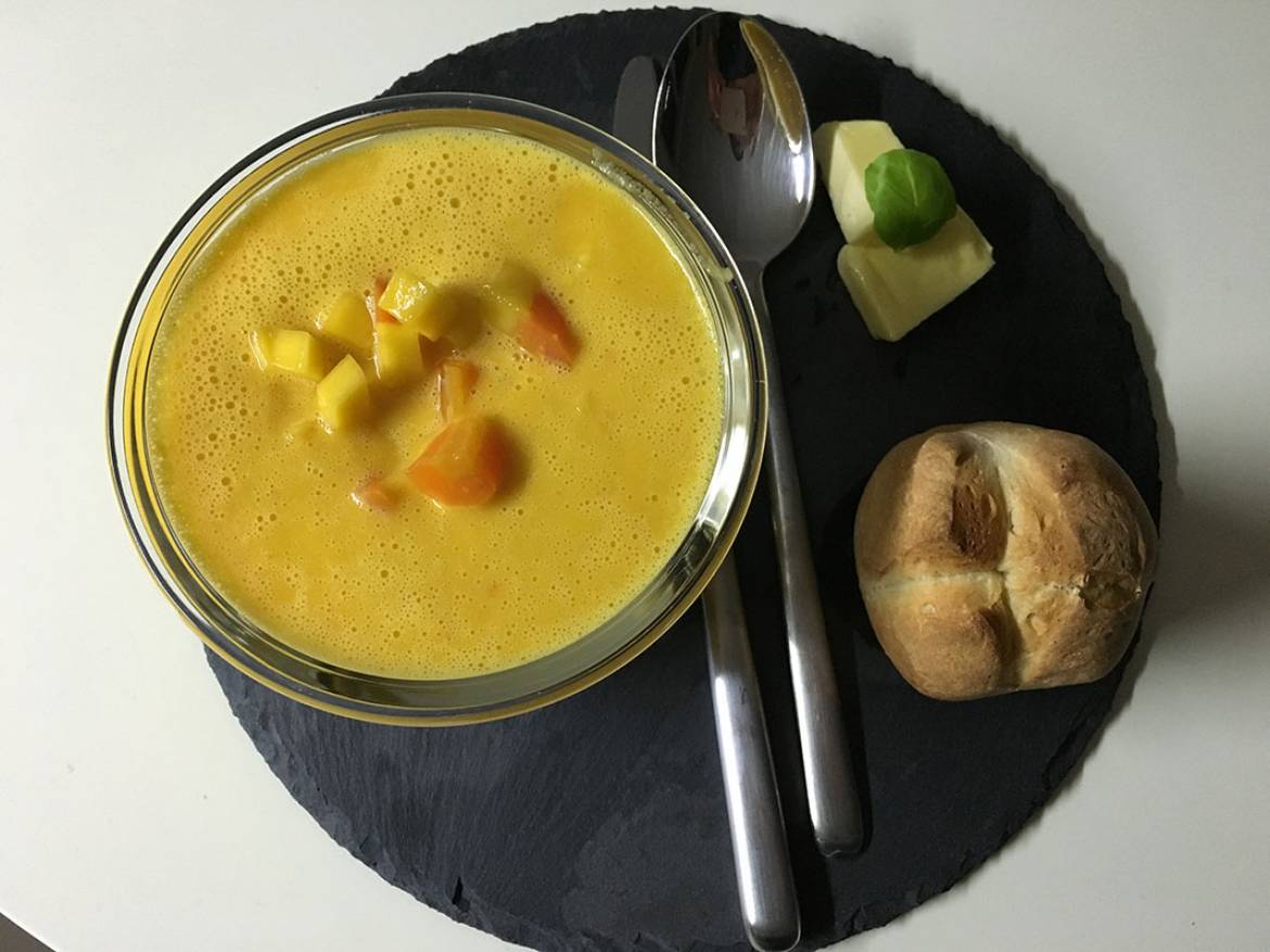Karotten Mango Suppe mit Ingwer